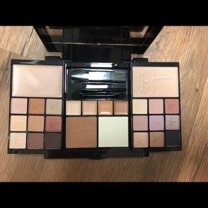 It Cosmetics Palette